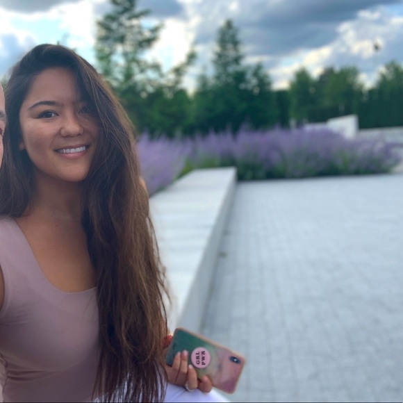 Meet your Posher, Quinn - Picture 1 of 1